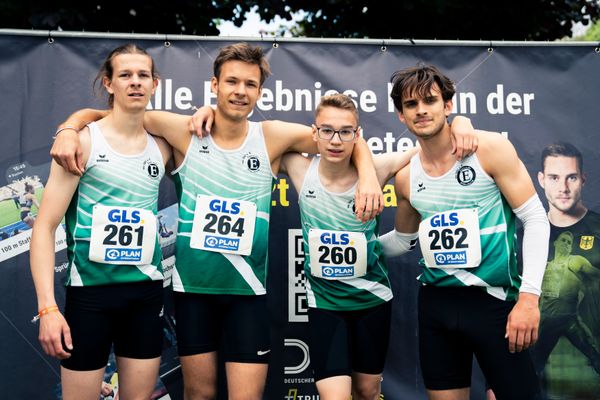 Max Husemann (StG 96-Hildesheim-Bothfeld), Jonathan Teschner (StG 96-Hildesheim-Bothfeld),bKai Erik Englmann (StG 96-Hildesheim-Bothfeld), Niclas Jan Kaluza (StG 96-Hildesheim-Bothfeld) am 29.05.2022 waehrend der Deutschen Meisterschaften Langstaffel im Otto-Schott-Sportzentrum in Mainz